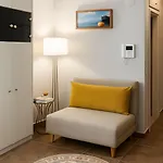 Calm & Comfortable - At Kalamaria Apartment Thessaloniki