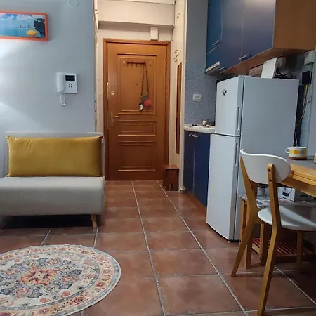 Calm & Comfortable At Kalamaria, Walk To The Sea