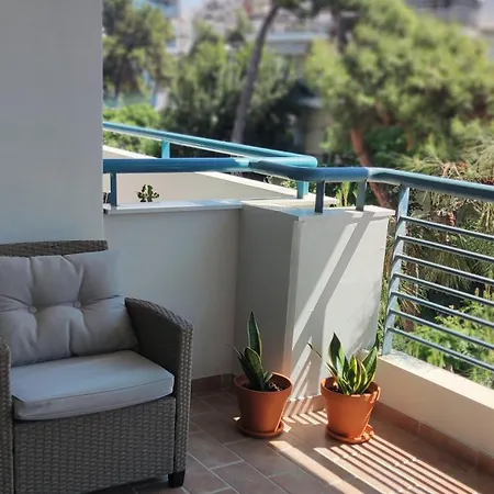 Calm & Comfortable Studio - Apartment At Central Kalamaria *