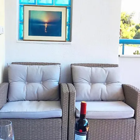 Apartmán Calm & Comfortable At Kalamaria, Walk To The Sea