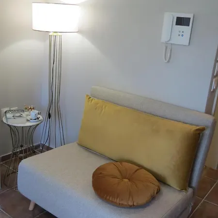 Apartmán Calm & Comfortable At Kalamaria, Walk To The Sea Soluň