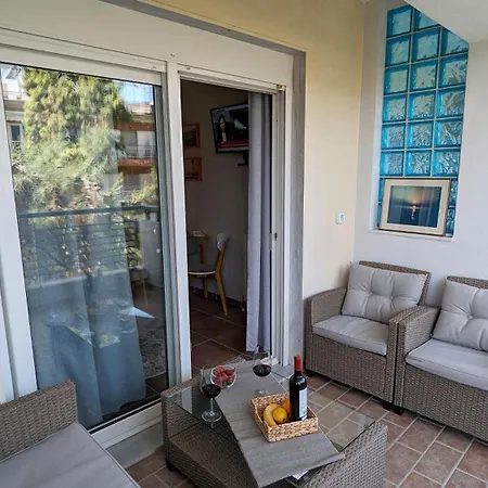 Calm & Comfortable At Kalamaria, Walk To The Sea Soluň