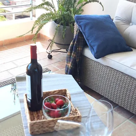 Calm & Comfortable At Kalamaria, Walk To The Sea Apartmán