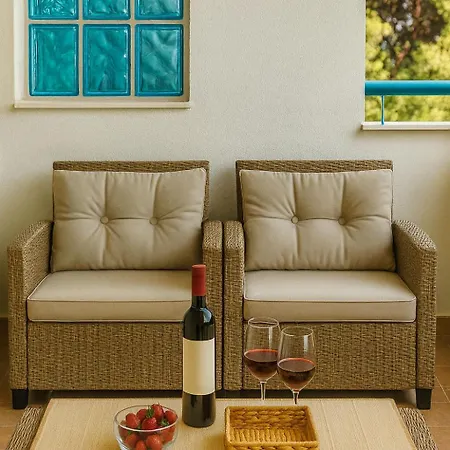 아파트 Calm & Comfortable - At Kalamaria